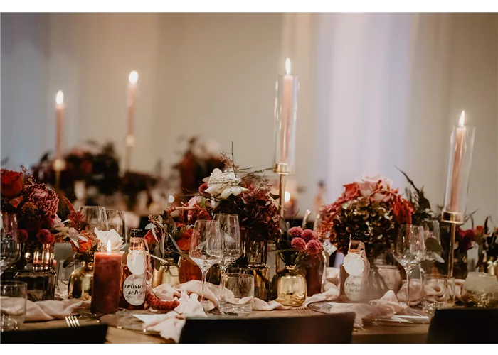 Traumhochzeit in Beerentönen